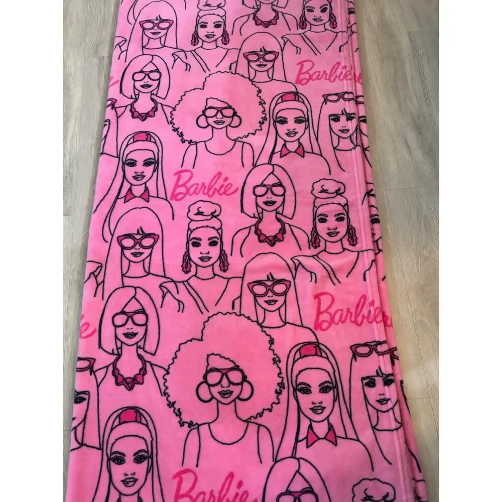 Barbie Mattel fleece hot pink blanket like new 50x70” size 100 polyester euc